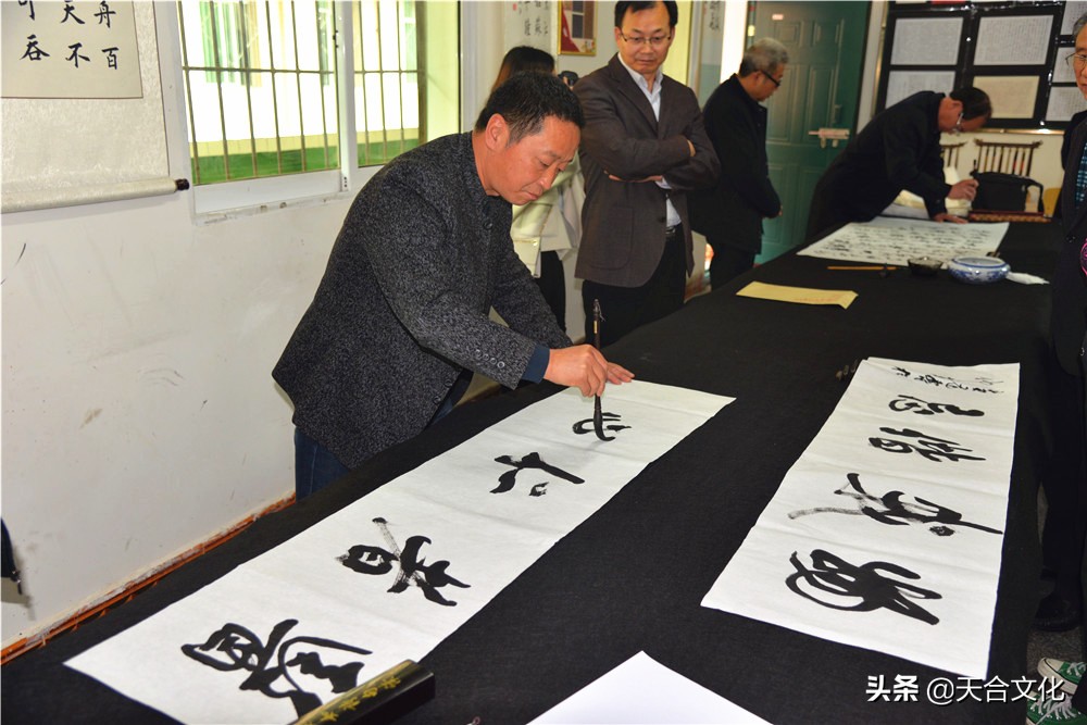 “传统文化进校园”书法创作活动在苍溪县城郊中学举行